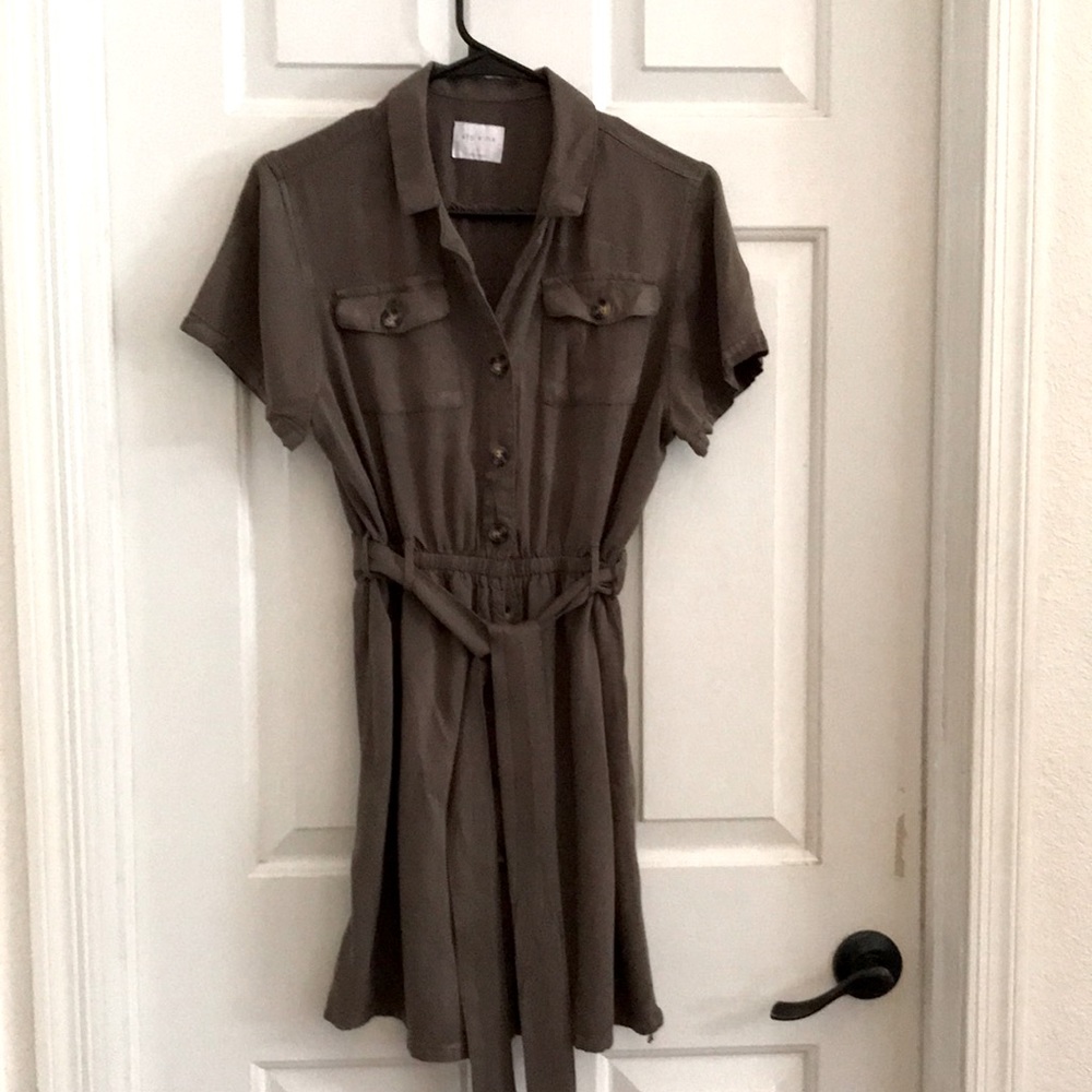 Women’s Belted button down long shirt.